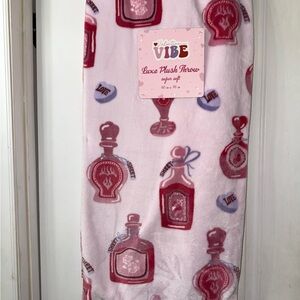 Valentine Vibe Luxe Plush Throw